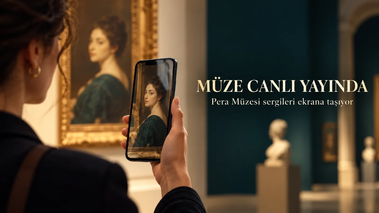 Müzedeki tabloyu telefon ekranında gösteren ziyaretçi ve Müze Canlı Yayında başlığı