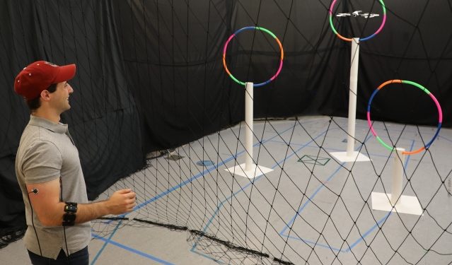 Kas Sensörü ile Hareket Edebilen Drone