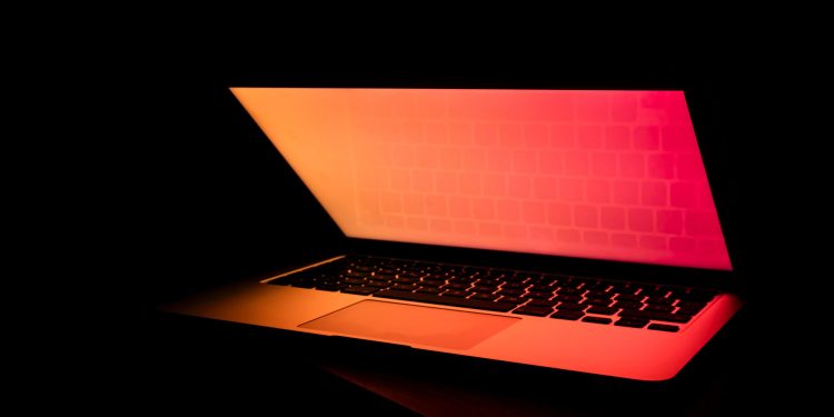 Evden Çalışan İşletmelerde Veri Güvenliğinin 10 Püf Noktası