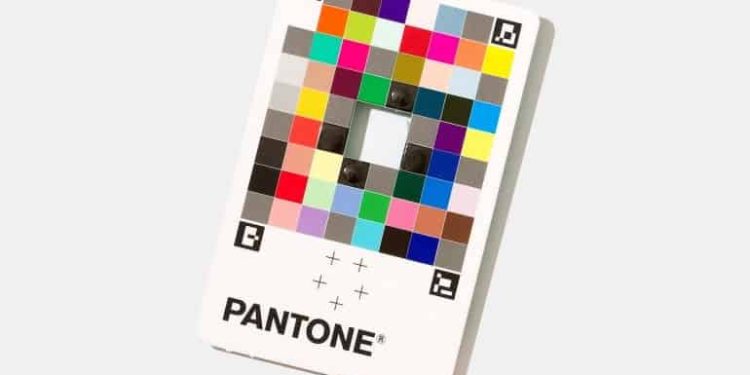 Gerçek Dünyadaki Renkleri Seçmenizi Sağlayan Pantone Uygulaması