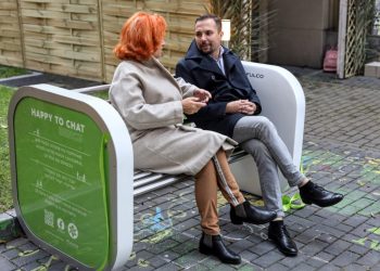 Yalnızlıkla Mücadele İçin Kurulan Konuşma Bankları