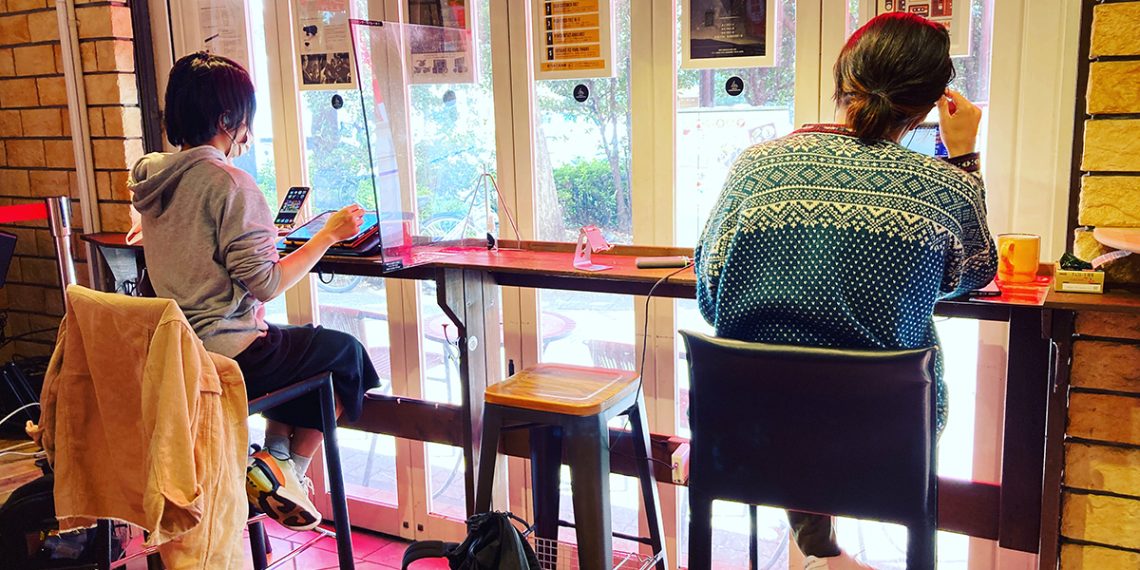 İşiniz Bitmeden Çıkmanıza İzin Vermeyen Kafe