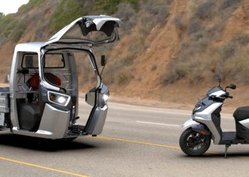 Dakikada Scooter'dan Tuktuka Dönüşen Mucize: Surge 32!