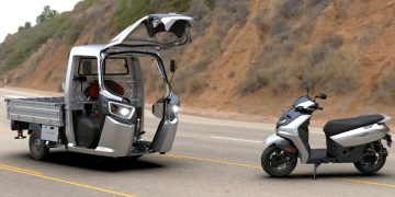 Dakikada Scooter'dan Tuktuka Dönüşen Mucize: Surge 32!