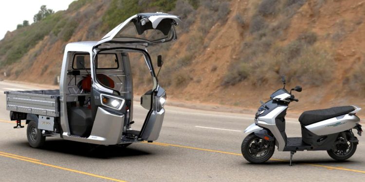 Dakikada Scooter'dan Tuktuka Dönüşen Mucize: Surge 32!