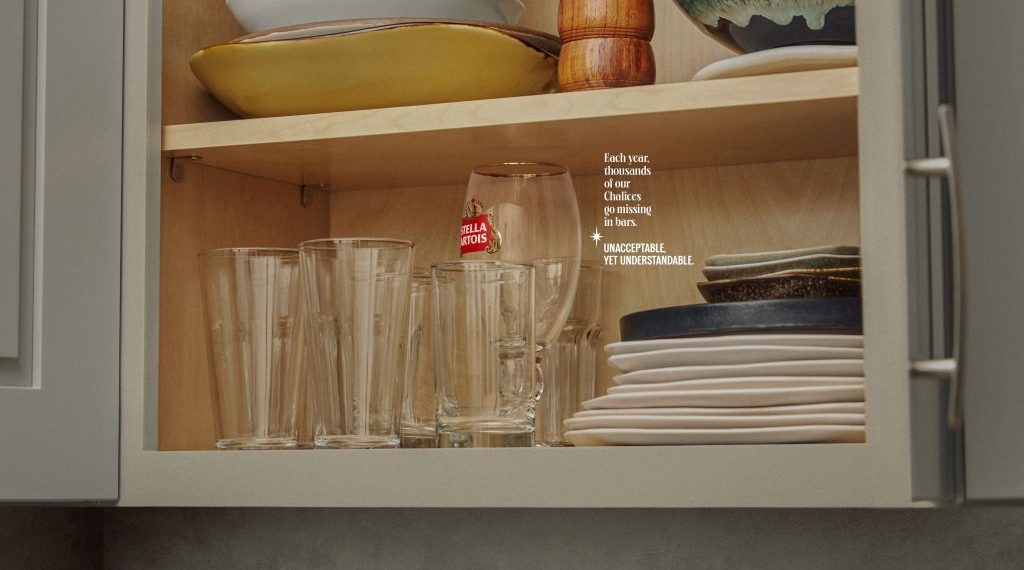 Stella Artois’tan Eğlenceli Kampanya: Barlardan Bardak Çalanlara Özel Koleksiyon