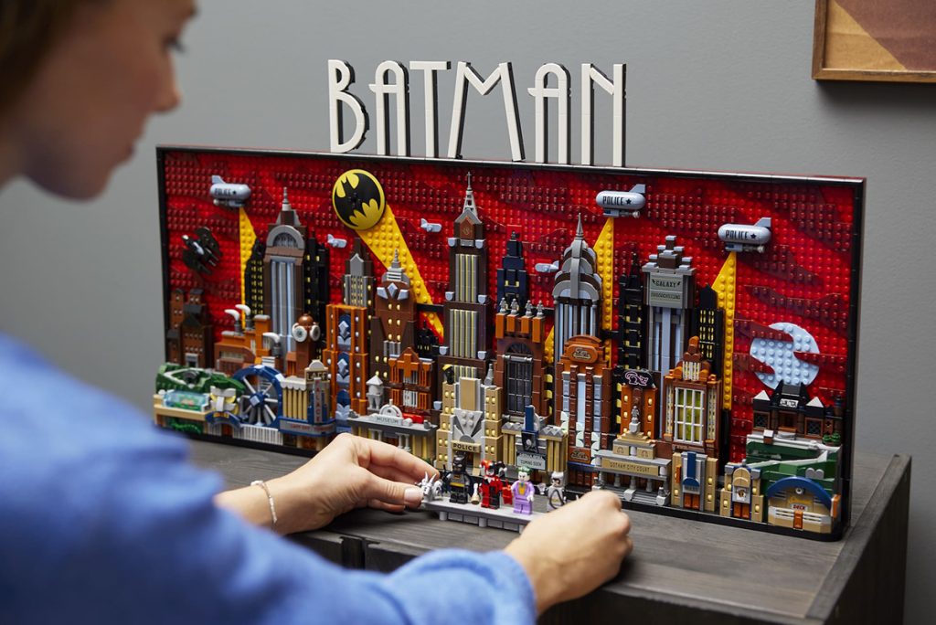 LEGO, 90'ların kült animasyon serisi Batman'a özel bir setle saygı duruşunda bulunuyor. 