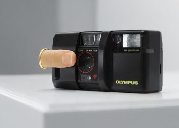 Kusurlu Fotoğrafların Gizli Güzelliği: Nonna’s Cam ile Nostaljik Bir Yolculuk